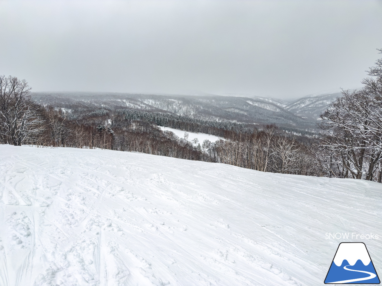 暑寒別岳スキー場｜今季のゲレンデ営業は、3月8日まで。最後の週末にもかかわらず、この残雪量は流石の暑寒別岳(^^)/